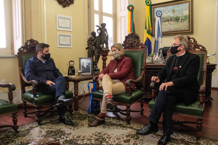 O encontro ocorreu no Paço Municipal nesta quarta-feira (25)