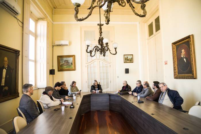 Encontro teve como objetivo analisar dados e debater soluções para a crise no SUS