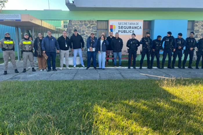 Três estabelecimentos foram interditados e um homem foi preso por furto de energia durante operação realizada nesta terça-feira