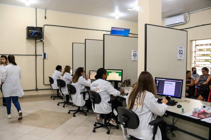 Novo sistema de atendimento busca garantir mais comodidade à população e aos trabalhadores da saúde, no processo de retirada de medicamentos fornecidos pelo Município