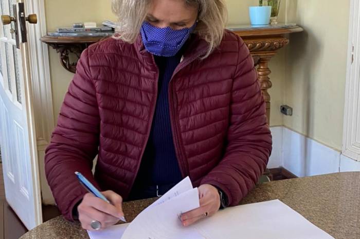 Nesta terça-feira (3), Paula entrega o projeto formalmente ao Legislativo