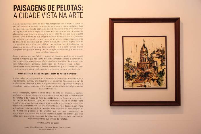Sala Inah D'Ávila Costa recebe mostra conjunta de acervos da Prefeitura e do Malg, com obras de artistas pelotenses e de fora sobre a cidade