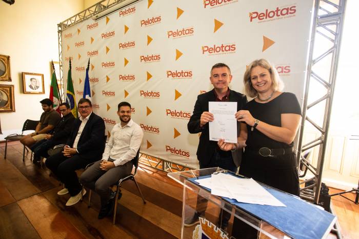 Alunos, moradores da Colônia Z3 e do Balneário dos Prazeres, receberam o certificado