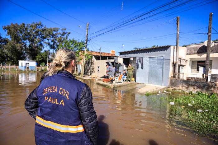 Com avanço na elevação das águas, chefe do Executivo reforça a necessidade de evacuação das áreas de risco
