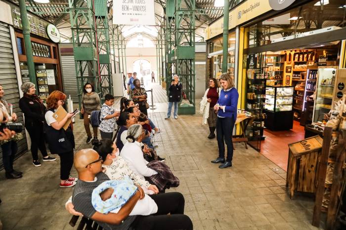 Hora do Mamaço reuniu mães e bebês, no Mercado Central, para reforçar a importância do aleitamento materno. Evento, promovido pela Rede Materno Infantojuvenil do Município, contou diversas atividades para discutir temas desde o período de gestação até o desenvolvimento infantil