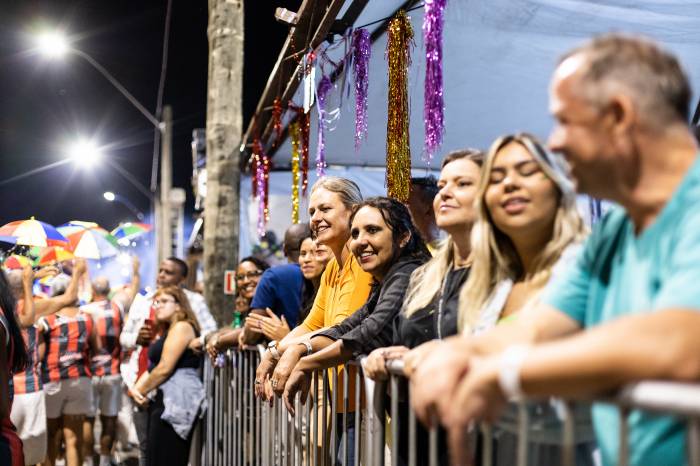 Sete grupos se apresentaram na segunda noite do Carnaval 2023 de Pelotas