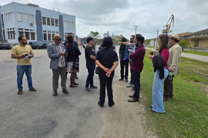 Dez secretarias municipais participaram da reunião presencial no local para avançar no planejamento e nas definições do evento
