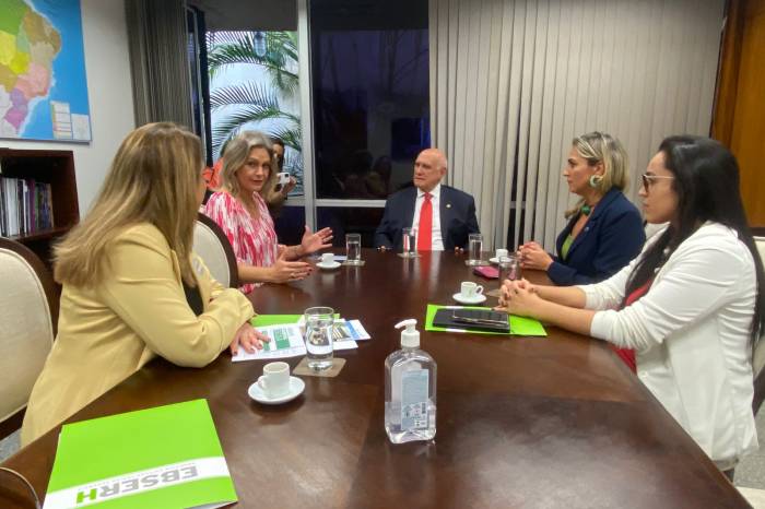 Na busca para viabilizar projeto, comitiva de Pelotas teve encontros na Ebserh e com o senador Lasier Martins