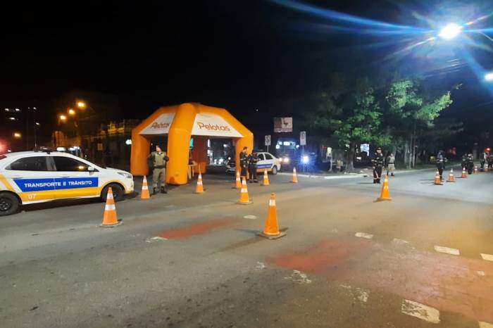 Entre os dias 19 e 21, as forças de segurança do município reforçaram o combate à criminalidade e à perturbação do sossego, além da fiscalização de diversos pontos da cidade. Na operação Balada Segura, foram abordados 177 pessoas e veículos no total