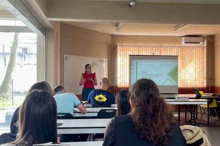 Treinamento, realizado por equipes da Coinpel e EGP, apresenta novo sistema de gestão e fiscalização de contratos, com foco em transparência e controle