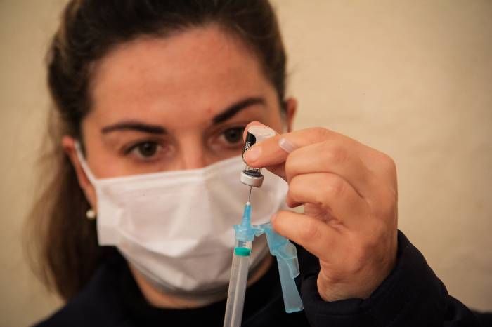 Público que se enquadra nos quesitos deverá complementar a proteção contra a Covid-19 a partir do dia 27 de agosto
