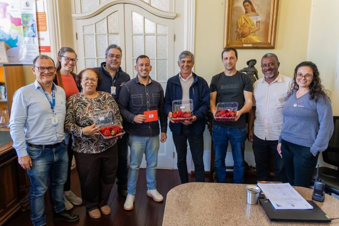 Organizadores fazem convite ao prefeito Marroni, para a abertura oficial na sexta-feira (3), às 11h, no Largo do Mercado
