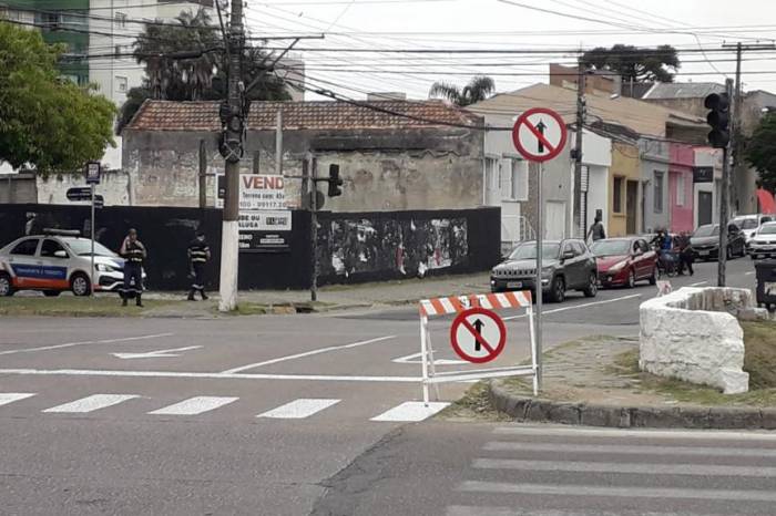 Medida visa uniformizar o sentido de trânsito na via e promover mais segurança