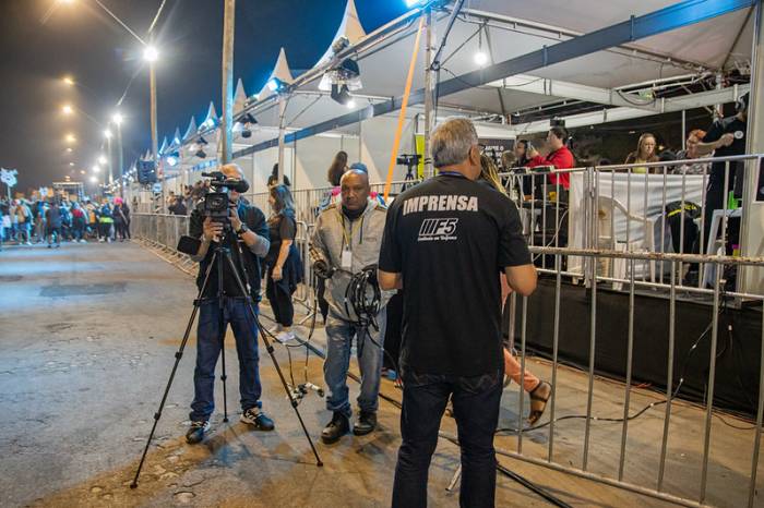 Profissionais devem retirar as pulseiras, entre às 10h e às 13h, no saguão da Prefeitura