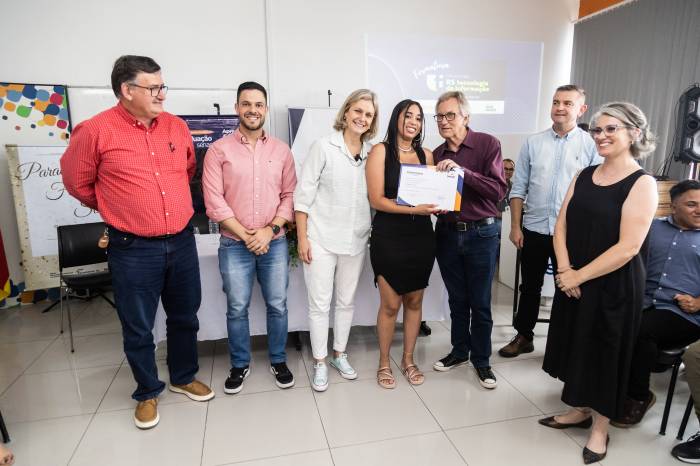 Os 19 alunos formados nesta quarta-feira (20) fazem parte da segunda turma do projeto