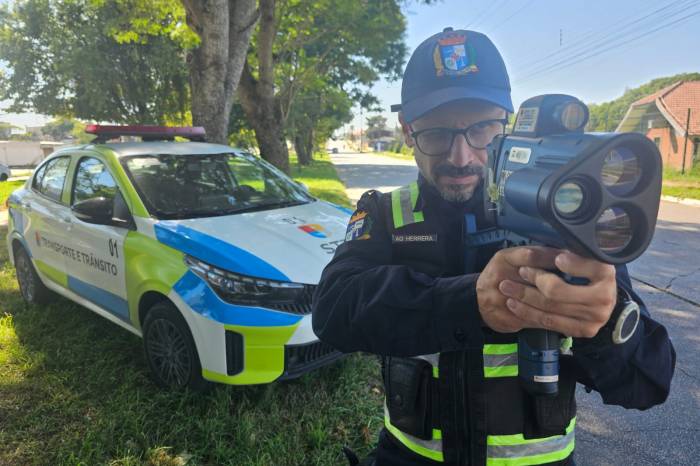 Agentes que ainda não operaram o Radar Portátil receberão treinamento nos próximos 20 dias, enquanto são feitos ajustes na sinalização de vias de maior fluxo de Pelotas
