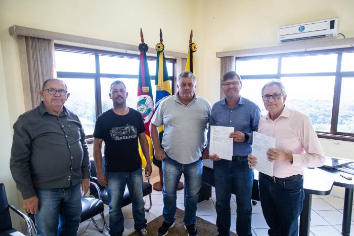 Documento, previamente assinado pela prefeita Paula Mascarenhas, foi levado ao município vizinho pelo prefeito em exercício Idemar Barz