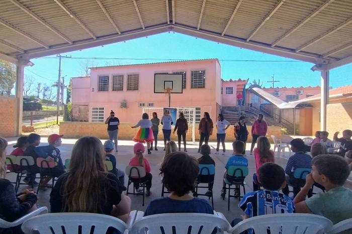 Atividades passam a ter formato lúdico para atrair mais atenção das crianças