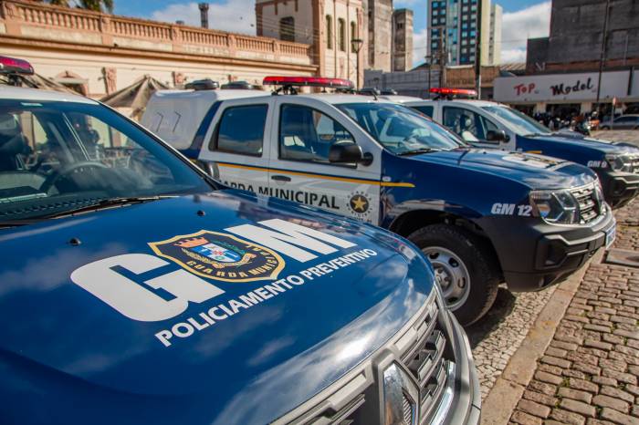 Entrega de veículos foi realizada no Mercado Central