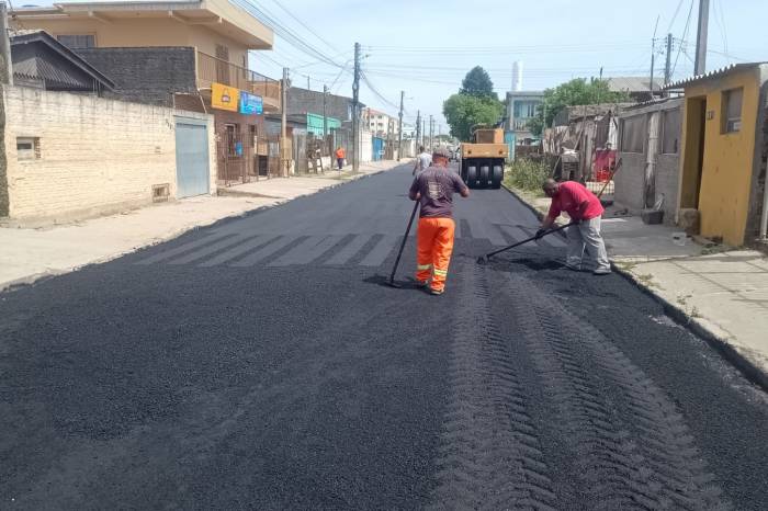 Equipe de monitorados do MOP levou a Operação Tapa-buracos a quatro vias de grande fluxo de veículos