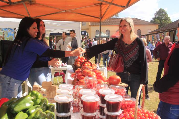 Abertura da segunda edição do evento movimenta a zona rural de Pelotas neste feriado do Dia do Trabalhador, para dar visibilidade ao fruto produzido no interior do município