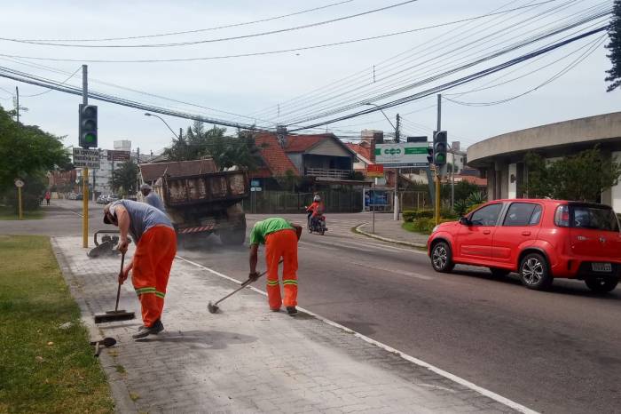 Reeducandos do projeto Mão de Obra Prisional (MOP), do Pacto Pelotas pela Paz, fizeram reformas nos locais sob supervisão da Secretaria de Obras e Pavimentação