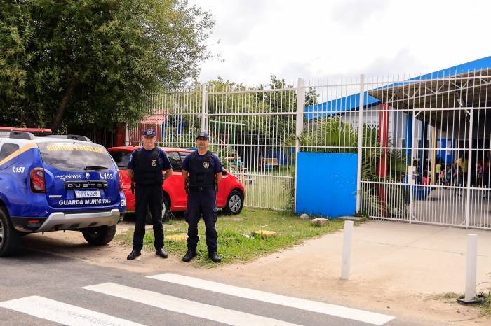 Decreto 6.731/2023, assinado pela prefeita, normatiza a atividade de segurança para prevenção e proteção junto à rede de ensino