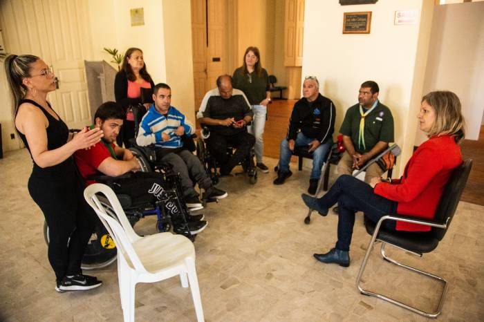 Encontro com representantes da causa, no Paço Municipal, foi realizado em referência ao Dia Nacional da Pessoa com Deficiência Física, celebrado dia 11 de outubro