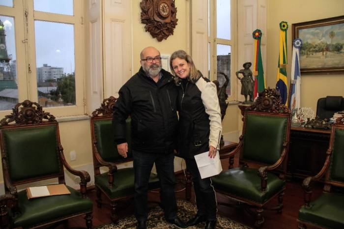 José Olavo Passos deixa o cargo por motivos pessoais. Manoela Rodrigues assume interinamente a Secretaria