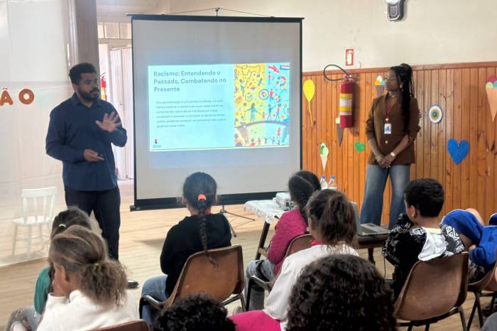 Pauta foi o combate ao racismo e a educação antirracista