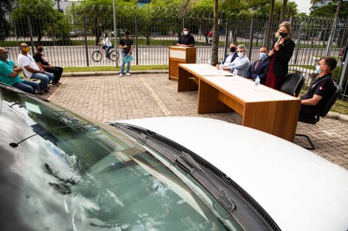 Associação, que integra o eixo de Prevenção do Pacto Pelotas pela Paz, recebeu a doação de um carro pelo Tribunal de Justiça do Estado. Veículo servirá para atividades administrativas e para levar os recuperandos para atendimentos médicos