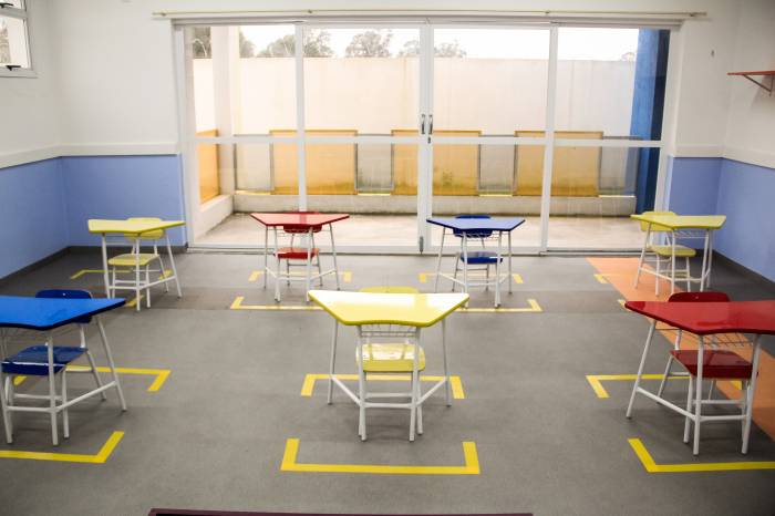 Escolas estão preparadas, com equipamentos necessários e capacitações já realizadas, para o retorno, que seguirá um cronograma estabelecido pela Prefeitura em conjunto com a Secretaria de Educação e Desporto e equipes diretivas