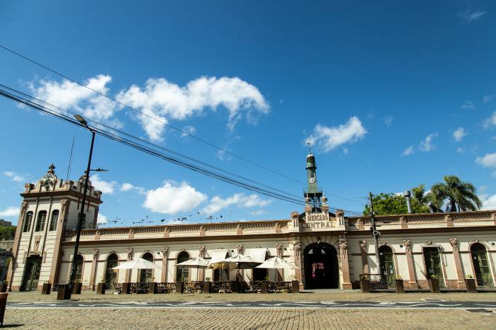Proprietários de estabelecimentos poderão enviar uma proposta até a próxima terça-feira (31) para a ocupação das 17 bancas disponíveis no prédio