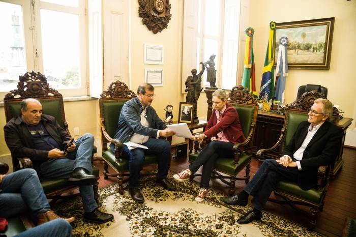 Gestores municipais receberam o repasse de emendas e também convite para agendas nacionais