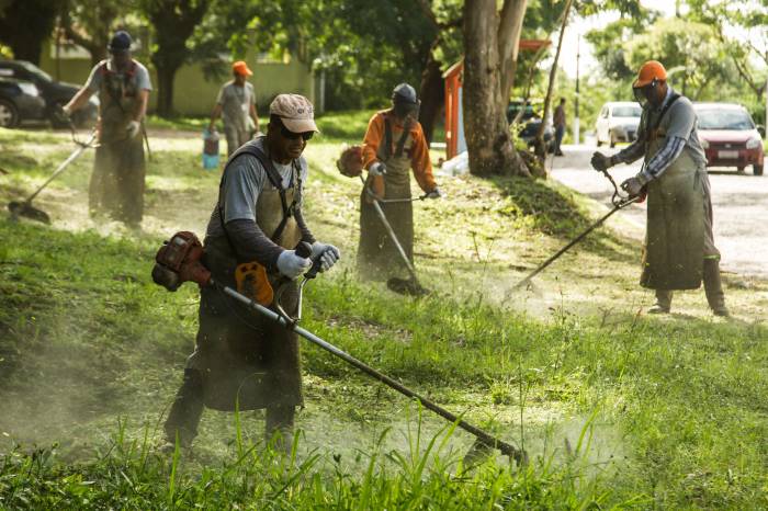 Cronograma teve início nesta quarta-feira (19) e abrange 16 praças públicas do Município