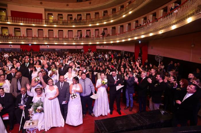 Evento no teatro Guarany também marcou a primeira celebração deste tipo de festa na Casa de espetáculos