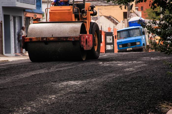 Asfalto e sinalização vão incrementar a via, oferecendo qualidade, conforto e segurança