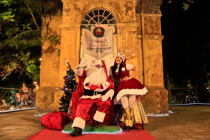 Cerimônia na praça Coronel Pedro Osório deu início às atividades do Pelotas Doce Natal