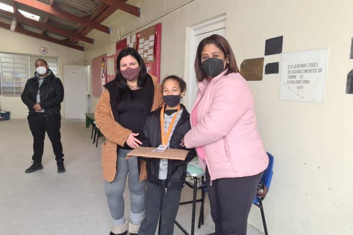 Premiação é referente à Etapa Municipal do concurso. Uma das alunas ficou entre as dez melhores participantes na fase estadual, que nesta edição traz a temática “A escola no combate ao trabalho infantil”