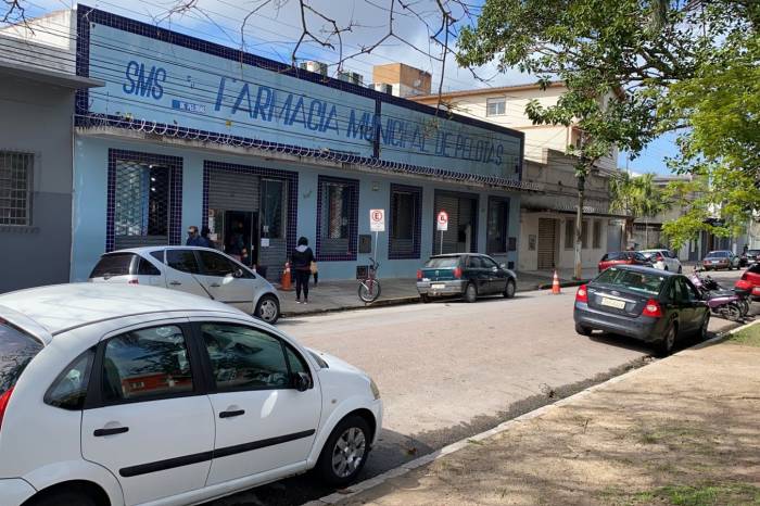 A chuva do final de semana danificou o telhado da unidade