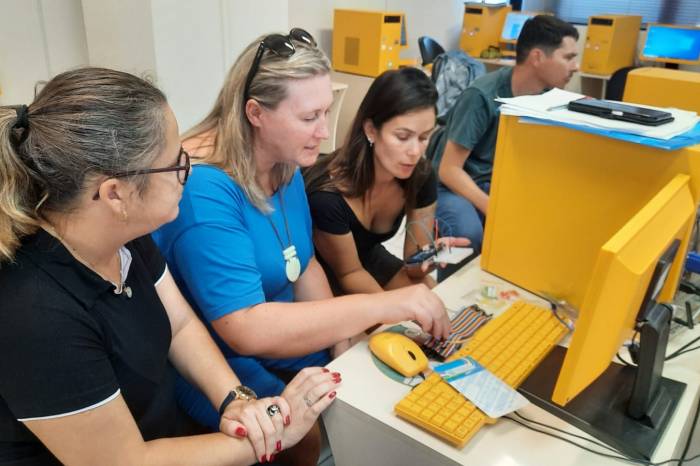 Público–alvo foram os coordenadores do Projeto Clube de Robótica e Computação Criativa de 21 escolas