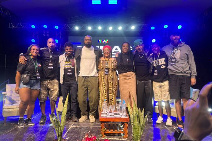 Atividade marcou o início da semana