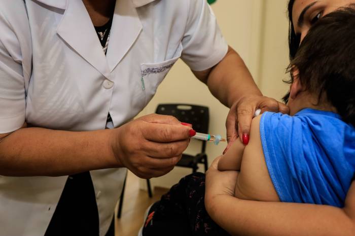 Com foco na vacinação de crianças e adolescentes menores de 15 anos, iniciativa promove a recuperação de coberturas vacinais