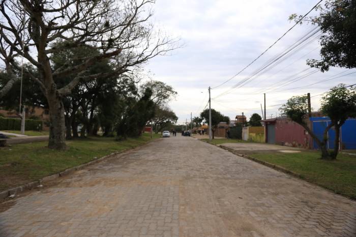 Ruas Seis, 12, 13, e 17 da localidade receberam pavimentação em asfalto e bloco intertravado. Mais de 700 toneladas de material foram utilizadas na obra