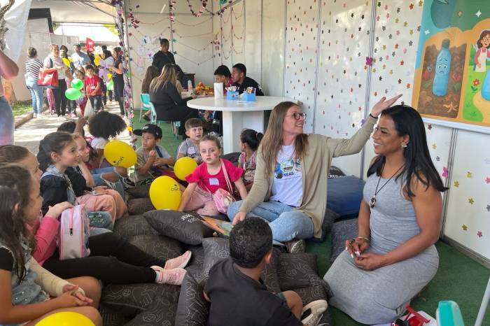 Equipe do Núcleo de Educação Ambiental em Saneamento (Neas) estará no Largo do Mercado Público, a partir das 10h