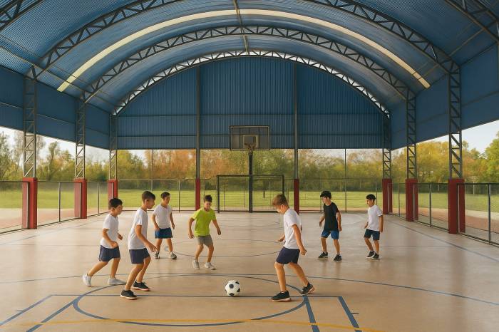 Além de quadra coberta na Emef João da Silva Silveira, município promove intervenções em assentamento e elabora praça de equipamentos para a localidade