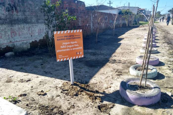 O letreiro foi colocado na rua Carlos Kramer do Amaral, esquina com Aldrovando Lino Iturriet