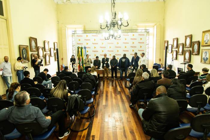 Recursos serão destinados pelo Legislativo a instituições das áreas da saúde, assistência social e qualidade ambiental. Também foram assinadas dez leis dos vereadores