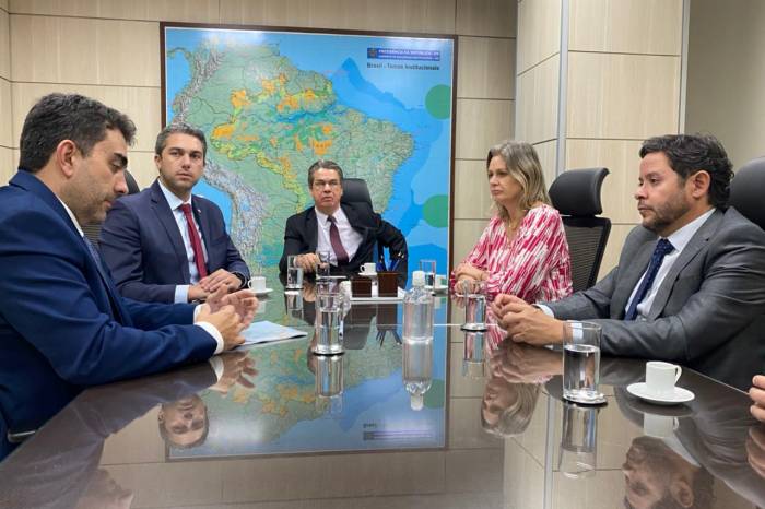 Prefeita se reuniu com o ministro da Agricultura, Pecuária e Abastecimento. Evento vai acontecer entre os dias 3 e 9 de outubro