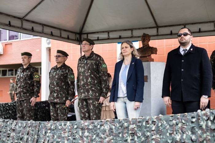 Solenidade marcou o fim do período ativo militar do general Carlos Alberto Dahmer